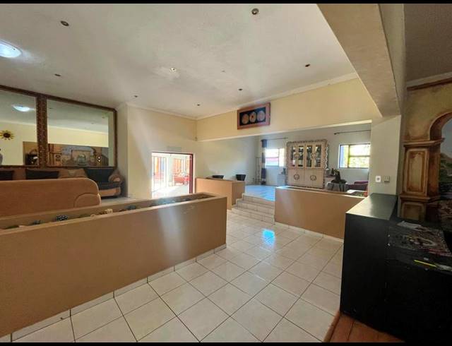 5 BEDROOM HOUSE FOR SALE IN SHARON PARK